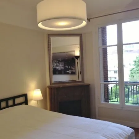 Appartamento Vue Tour Eiffel, Cadeau De Bienvenue, 4 Personnes *